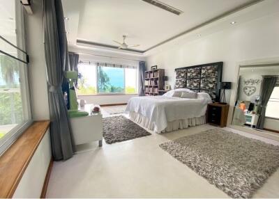 Modern Design 3 Beds Seaview Villa in Chaweng