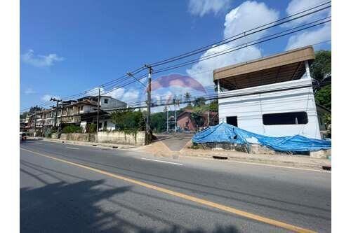 The land for sale near Bangkok Hospital 4 Rai 25 Sq.w.