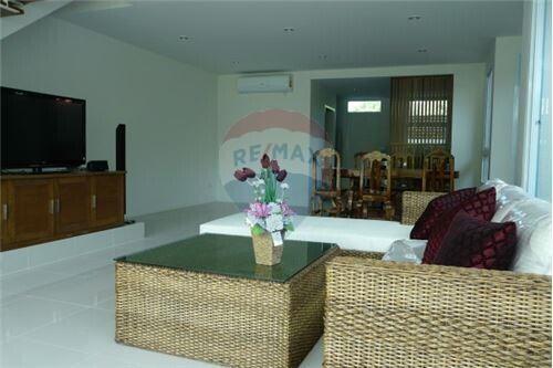 2 Bedrooms Townhouse in Bophut