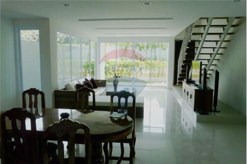 2 Bedrooms Townhouse in Bophut