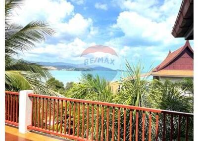 Exceptionally large sunset Sea view Thai Style villa