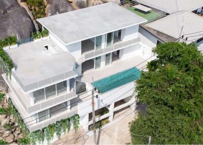 Uniquely designed Brand New 4 beds 4 baths Pool Villa in Maret