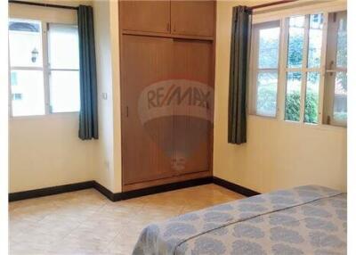 2 bedroom house with shared pool in Bangrak