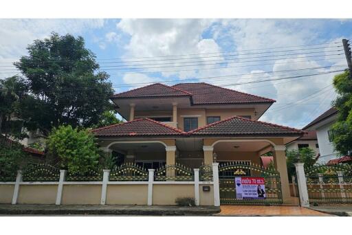 281 Sqm., 3 Beds, 2 Baths Townhouse listed for ฿ 3,890,000.