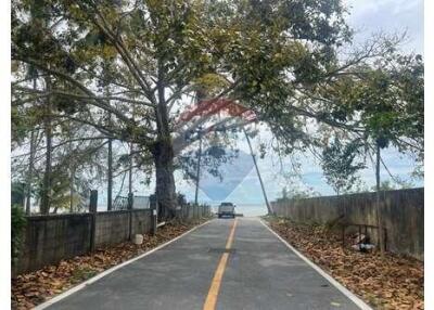 227 Sqm. Land listed for ฿ 1,900,000.