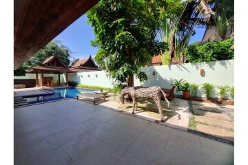 Thai Style Villa For  Sale At Bangrak Koh Samui