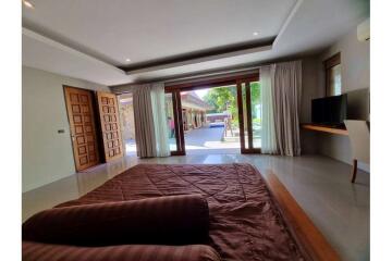 Thai Style Villa For  Sale At Bangrak Koh Samui