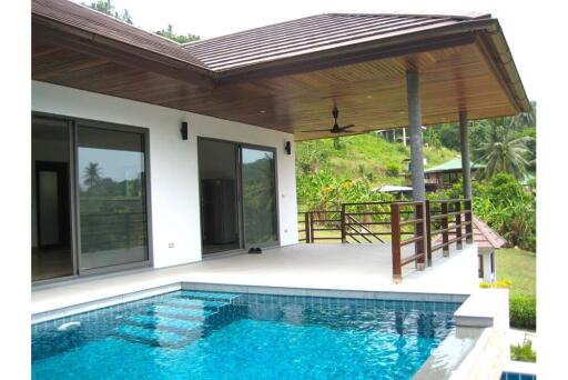 312 Sqm., 2 Beds, 2 Baths Townhouse listed for ฿ 8,500,000.