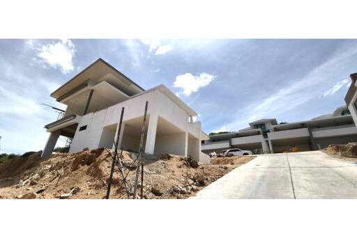 Elegant pool villa in the heart of Bophut, Samui Plots B5 - B8