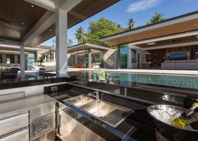 Luxurious 7-BR Beachfront Pool Villa in Laem Sor, Koh Samui