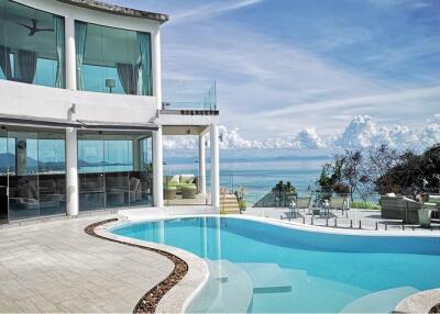 Stunning 7-bedroom Seaview villa for sale