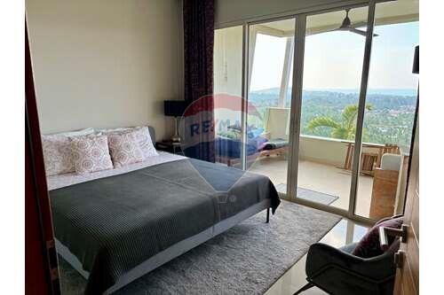 Furnished 3 Beds Condo With a Terrace and Seaview In Maenam For Rent