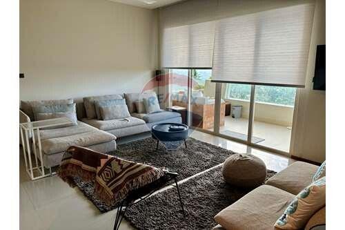 Furnished 3 Beds Condo With a Terrace and Seaview In Maenam For Rent