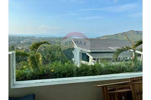 Furnished 3 Beds Condo With a Terrace and Seaview In Maenam For Rent