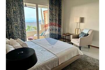 Furnished 3 Beds Condo With a Terrace and Seaview In Maenam For Rent