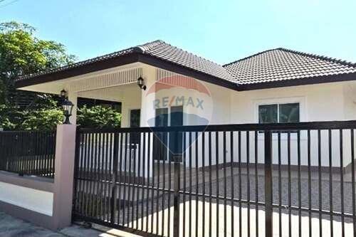 Freehold 2-Bedroom Single House for Sale in Mae Nam, Koh Samui