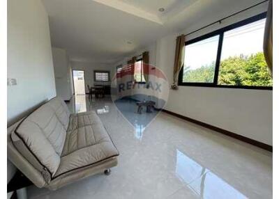 2 Bedroom 2-bathroom house for sale in Maenam