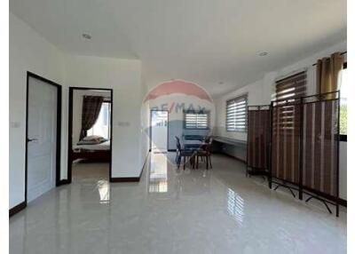 2 Bedroom 2-bathroom house for sale in Maenam