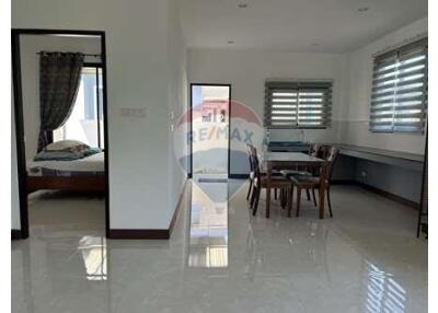 2 Bedroom 2-bathroom house for sale in Maenam