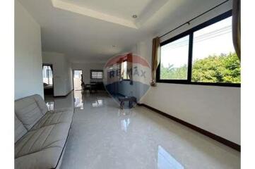 2 Bedroom 2-bathroom house for sale in Maenam