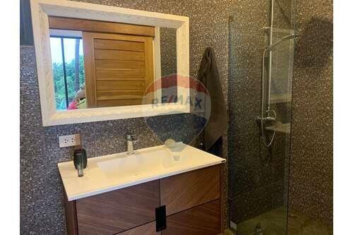 200 Sqm., 3 Beds, 3 Baths Townhouse listed for ฿ 11,600,000.