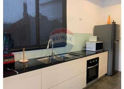 200 Sqm., 3 Beds, 3 Baths Townhouse listed for ฿ 11,600,000.