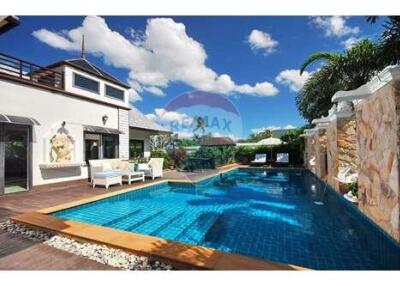 Beautiful 4-bedroom villa with pool for sale