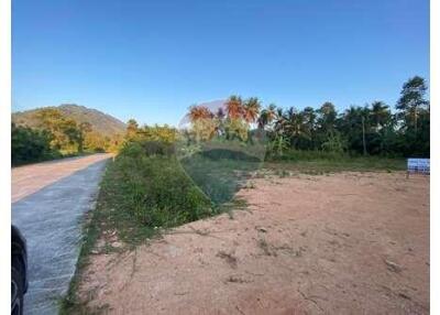 Flat Land Lipa Noi For Sale