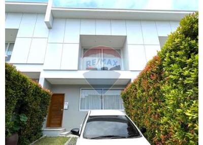 123 Sqm., 2 Beds, 2 Baths Townhouse listed for ฿ 9,500,000.