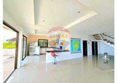 3 Bedrooms Sea View Pool Villa in Bophut, Koh Samui