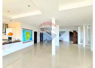 3 Bedrooms Sea View Pool Villa in Bophut, Koh Samui