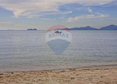 Beautiful plot of land with mountain view and close to Bang Po Beach