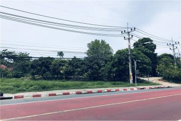 Beautiful plot of land with mountain view and close to Bangpor Beach