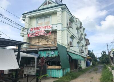 URGENT SALE: Apartment building on the main road, Firsherman