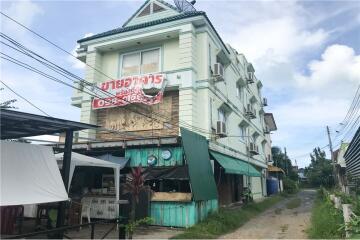 URGENT SALE: Apartment building on the main road, Firsherman