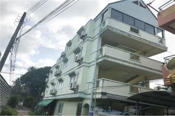 URGENT SALE: Apartment building on the main road, Firsherman