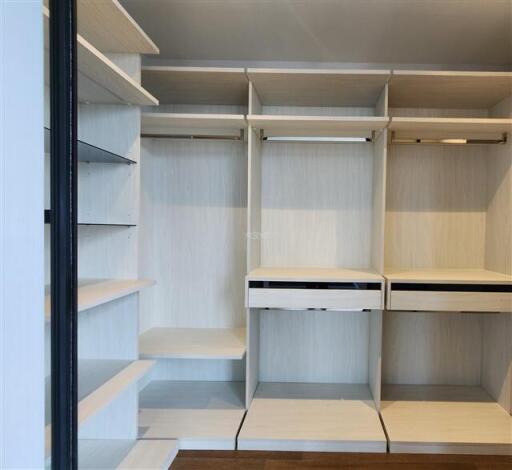 ขายคอนโดมิเนียม มิวนีค หลังสวน  113 sq.m, 2 ห้องนอน