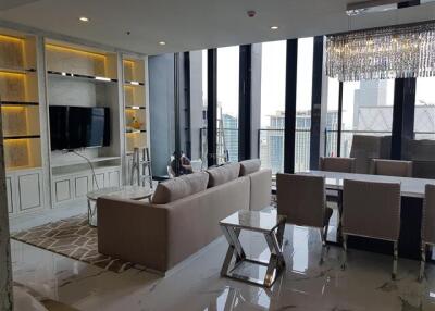 For Rent Condominium Noble Ploenchit  180.61 sq.m, 3 bedroom Duplex