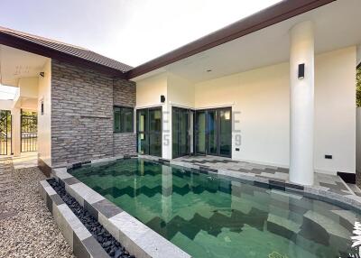 Luxurious house with private swimming pool