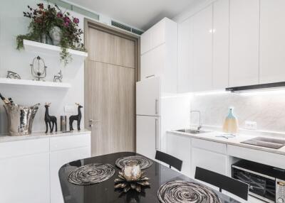 Modern kitchen with dining area