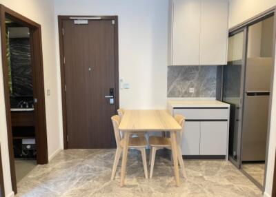 Modern kitchen with dining area