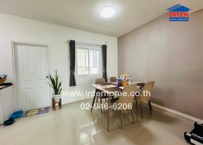 Bright and modern dining room with table and chairs