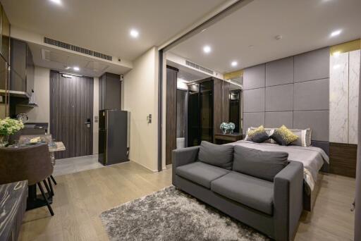 Contemporary Studio Apartment with Modern Furnishings