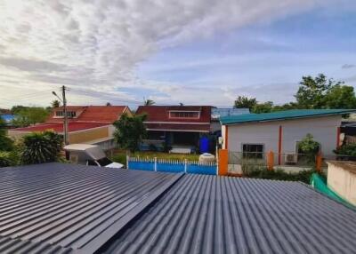 view of neighborhood from rooftop