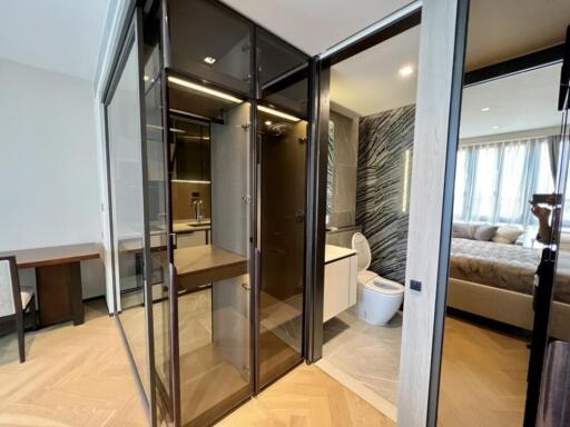 Modern bedroom with en-suite bathroom