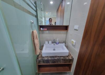 Modern bathroom with sink and mirror