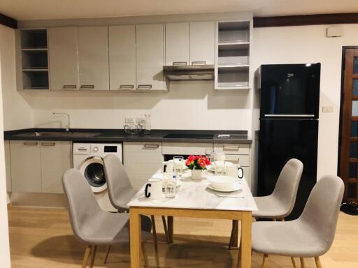 Modern kitchen with dining area