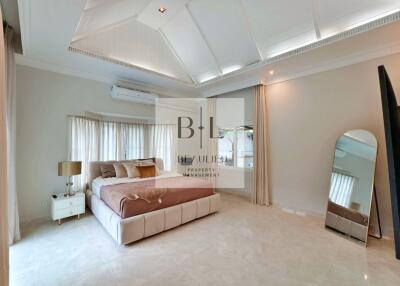 Spacious and luxurious bedroom with modern design