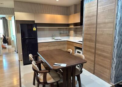 Modern kitchen with dining area