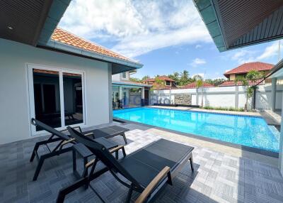 4 Bedrooms House East Pattaya H011904